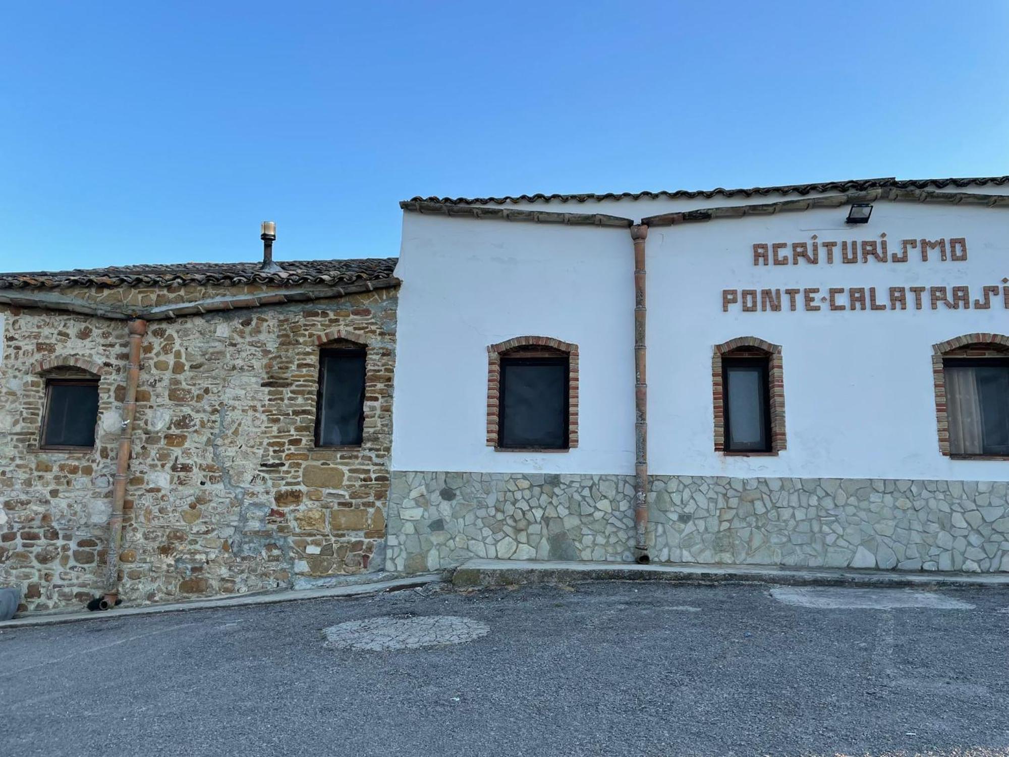 Ponte Calatrasi Agriturismo Roccamena Buitenkant foto